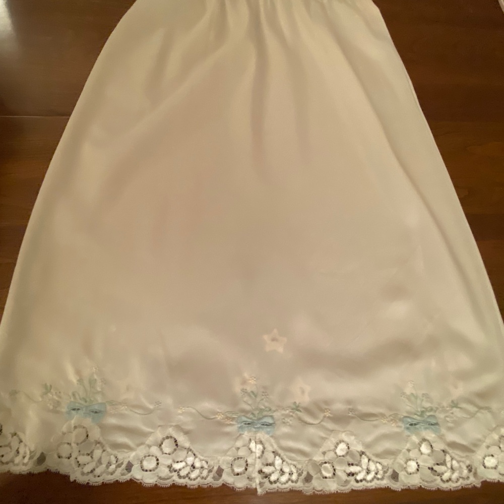 Detta Barsa Embroidery White Lace Slip. - Picture 6 of 6
